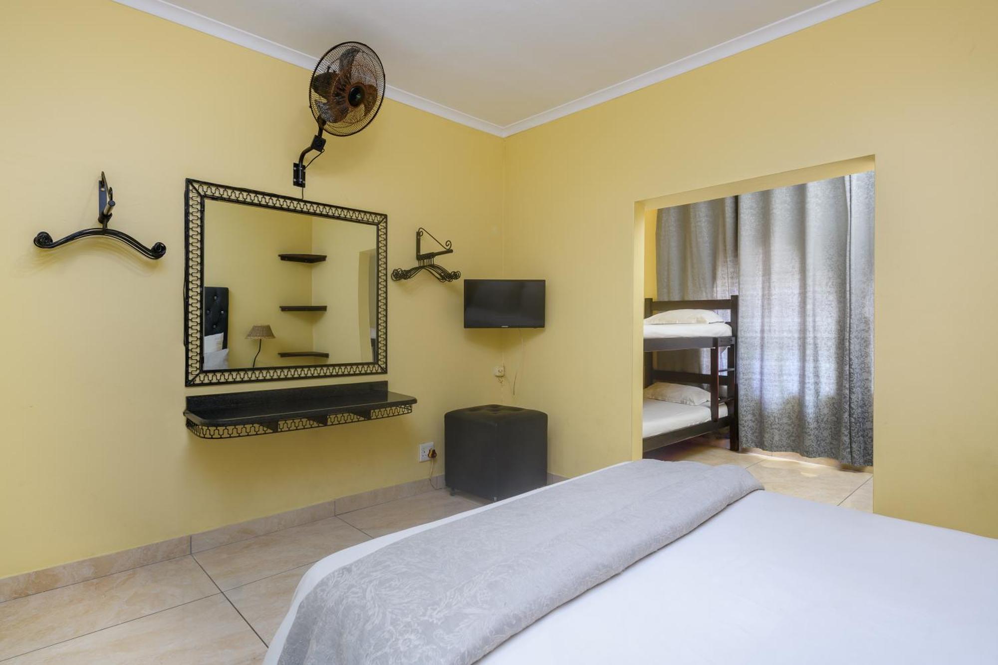 Ushaka Holiday Apartments Дурбан Номер фото